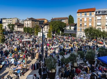 Brocante place abrioux mai 2025